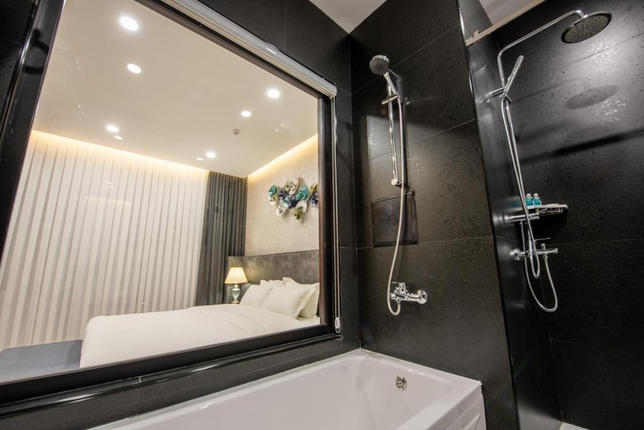 Wyndham Garden Tashkent Hotel ภายนอก รูปภาพ