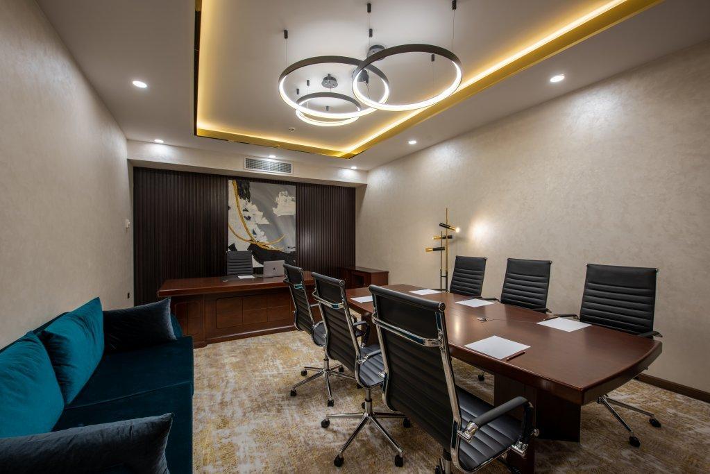Wyndham Garden Tashkent Hotel ภายนอก รูปภาพ