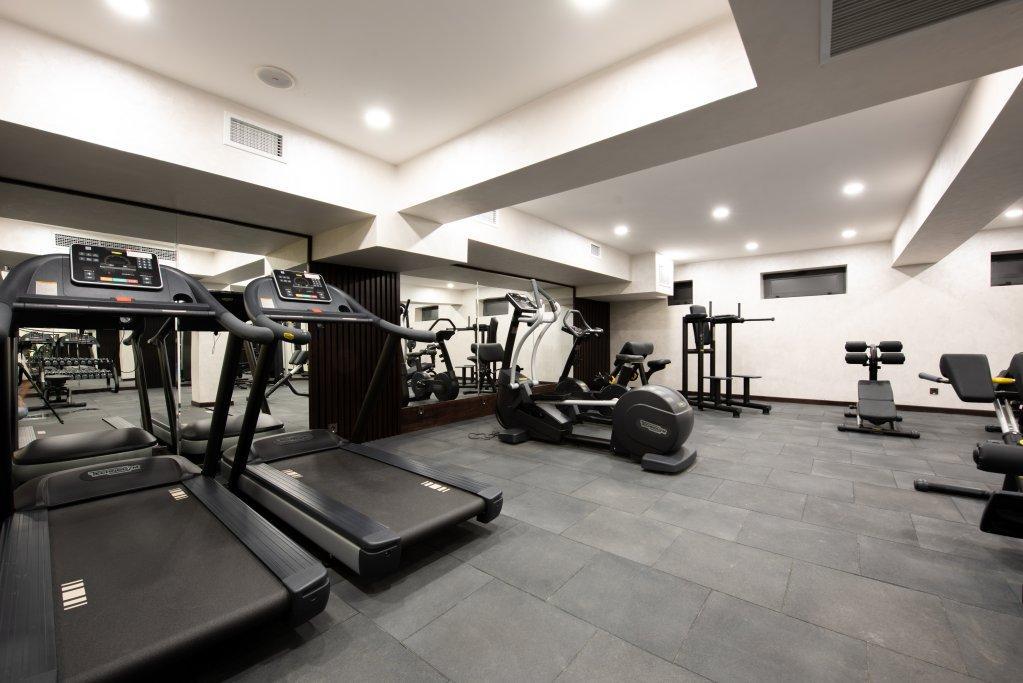 Wyndham Garden Tashkent Hotel ภายนอก รูปภาพ