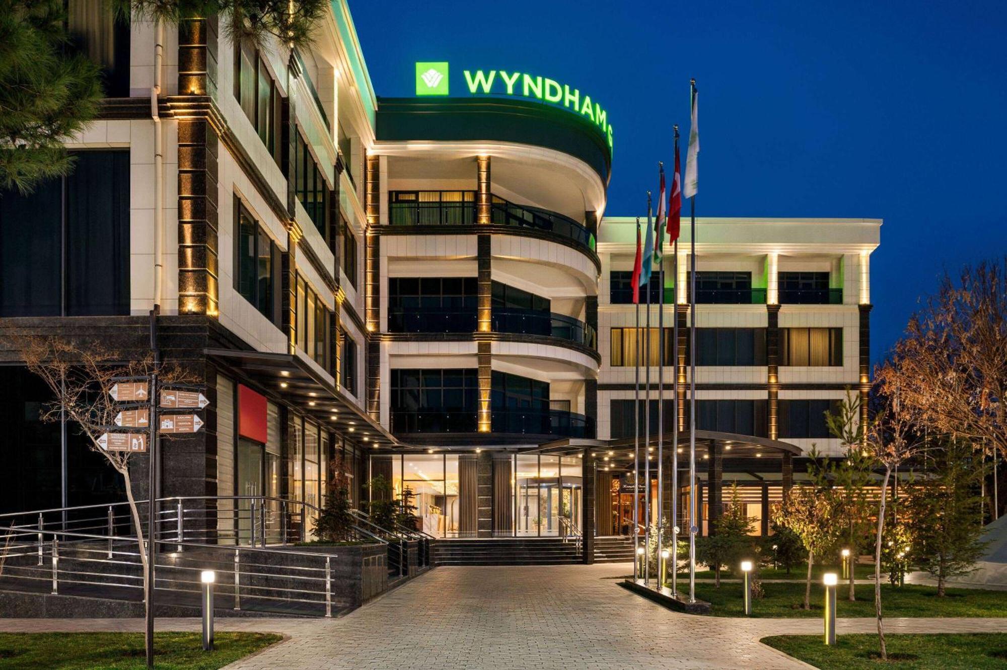 Wyndham Garden Tashkent Hotel ภายนอก รูปภาพ