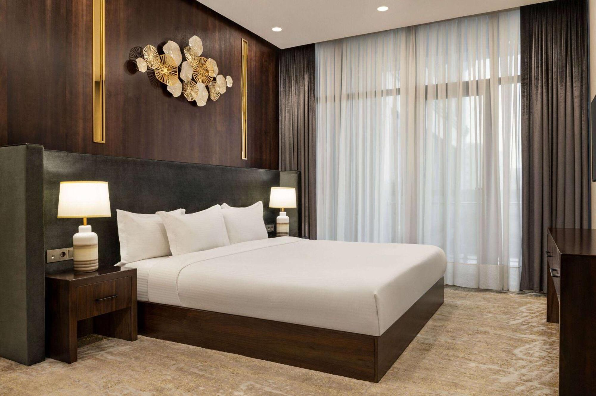 Wyndham Garden Tashkent Hotel ภายนอก รูปภาพ