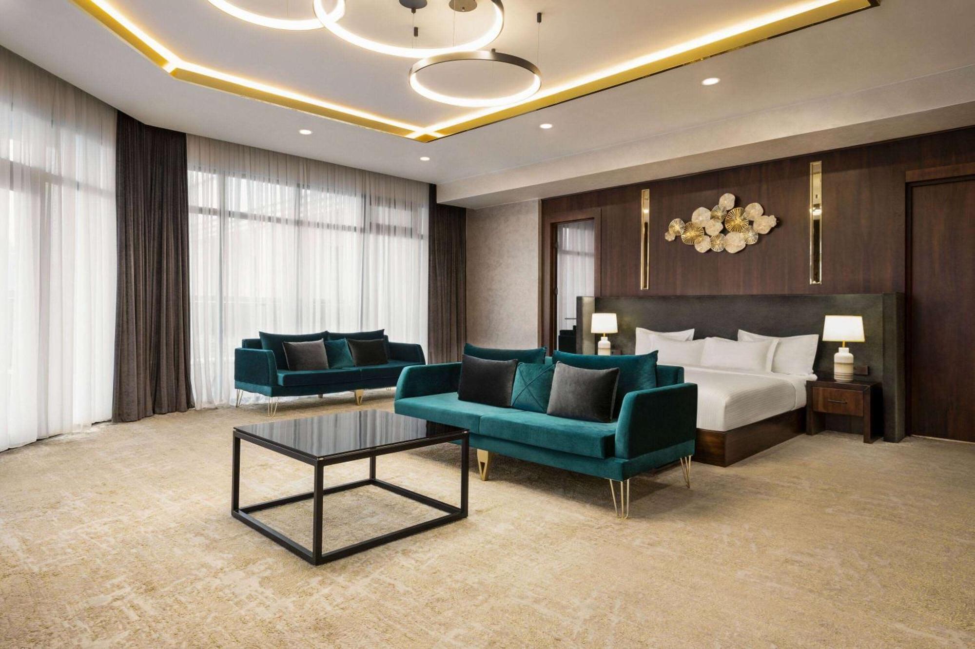 Wyndham Garden Tashkent Hotel ภายนอก รูปภาพ