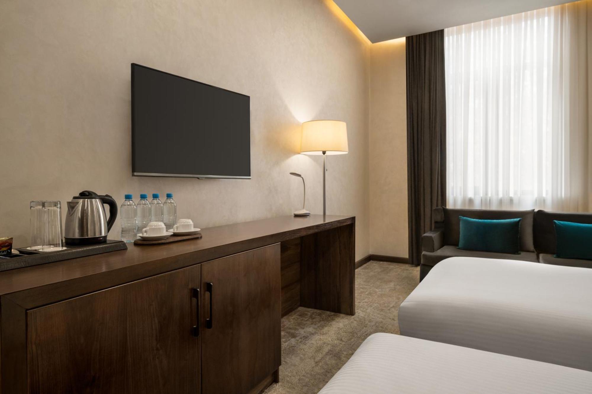 Wyndham Garden Tashkent Hotel ภายนอก รูปภาพ