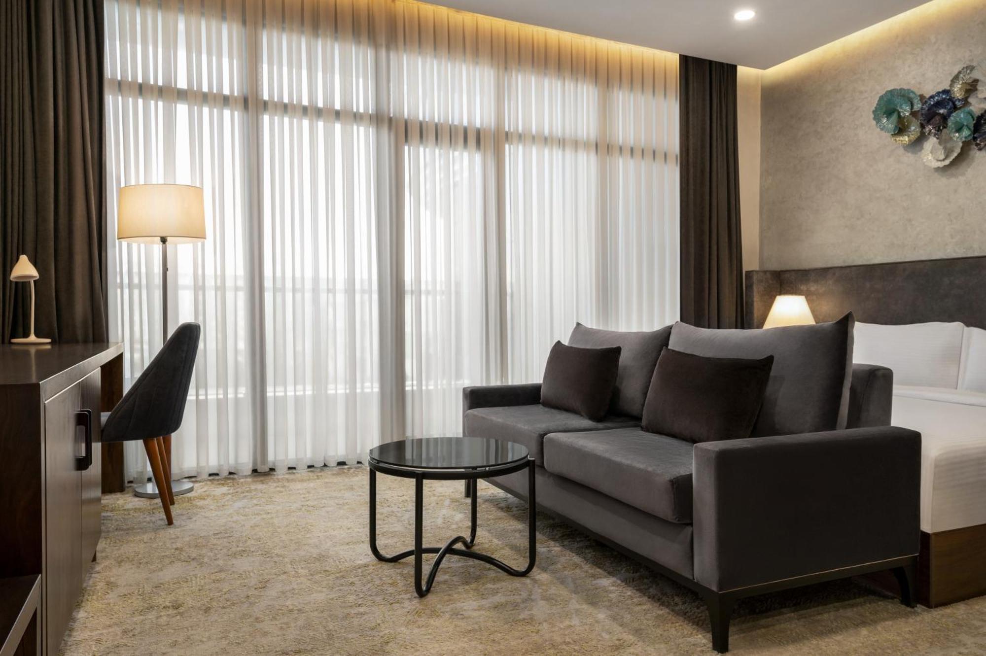 Wyndham Garden Tashkent Hotel ภายนอก รูปภาพ