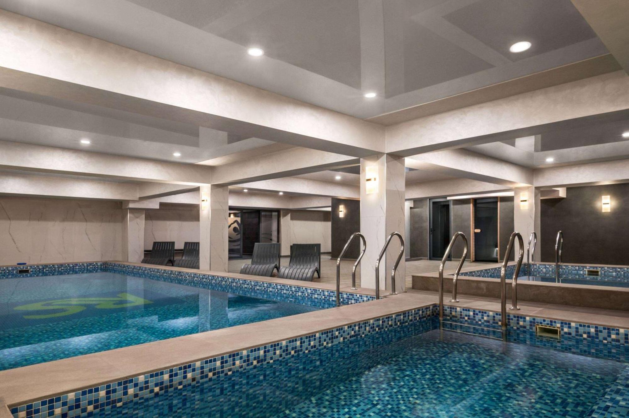 Wyndham Garden Tashkent Hotel ภายนอก รูปภาพ